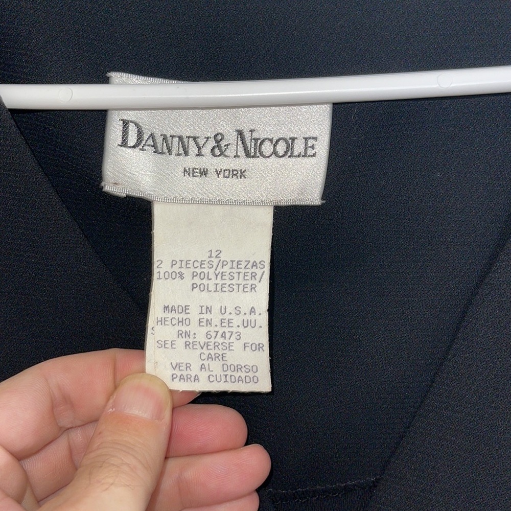 Danny & Nicole 1 button closure black cape, size 12 - Picture 4 of 11